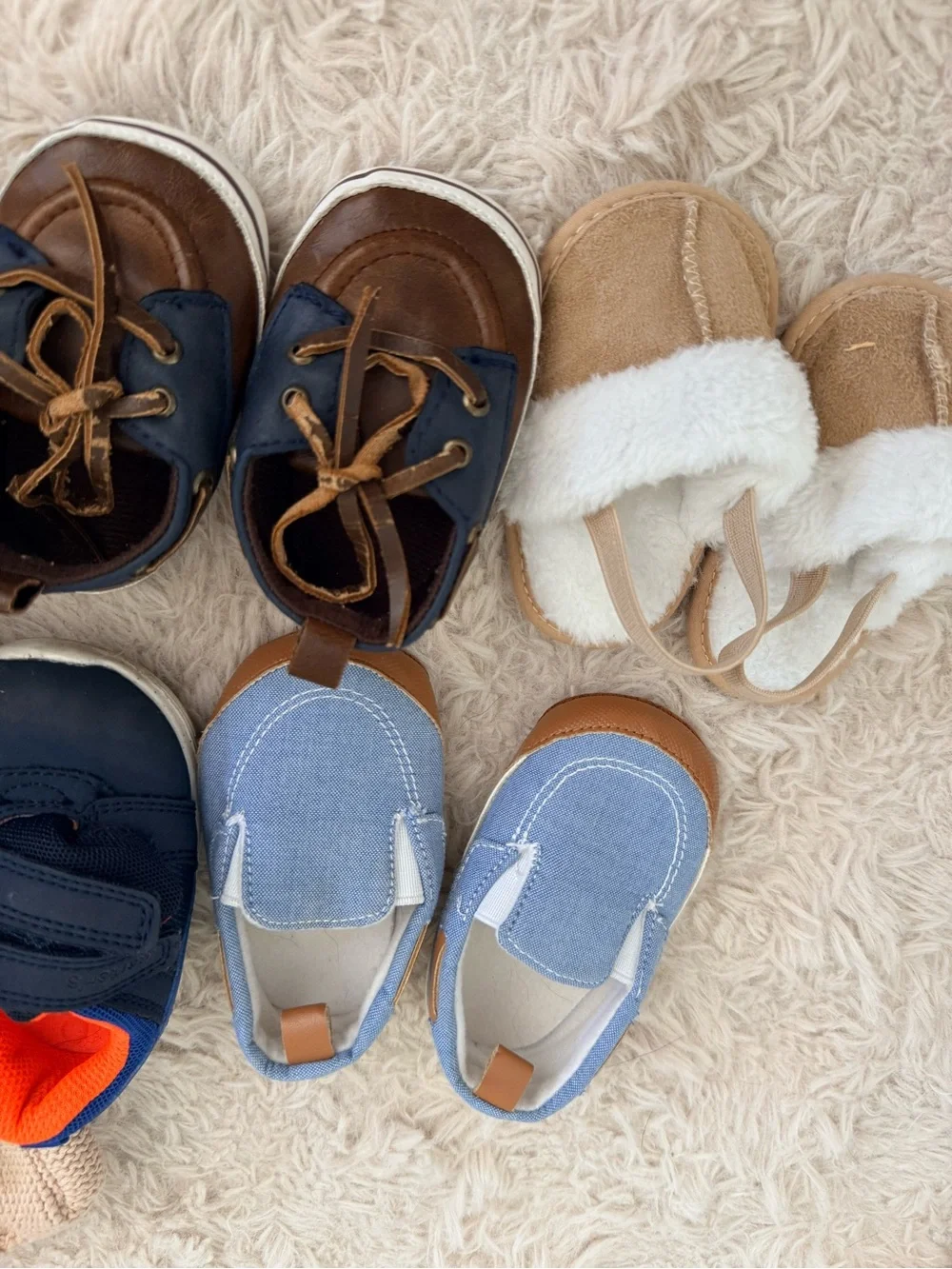 Bundle of newborn shoes & socks